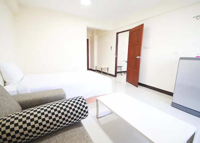 White House Bizotel Hotel