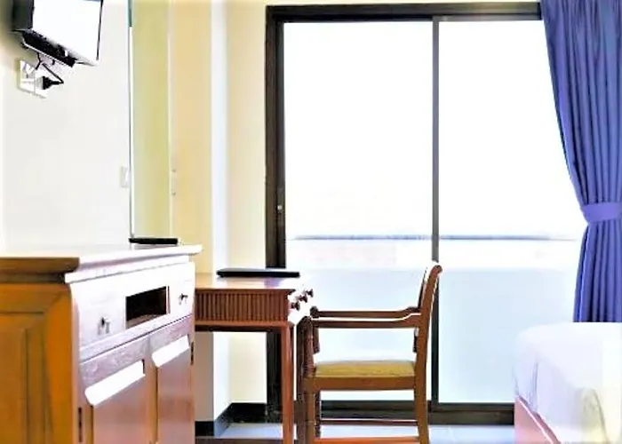 Hotel White House Bizotel 2*